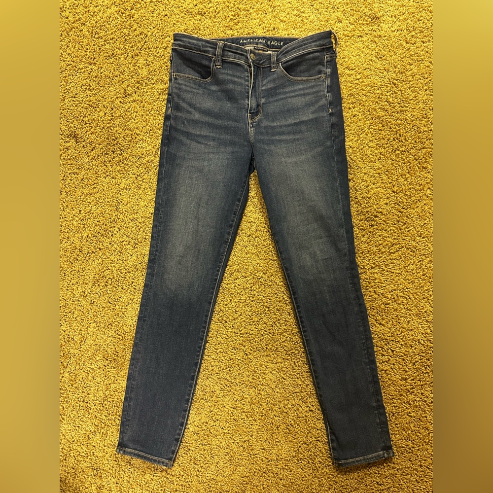 American Eagle women’s skinny jeans